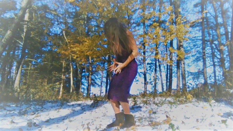 Tessa Priem dancing outdoors in November